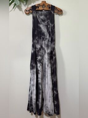 Sundry for Evereve Tie Dye Sleeveless Tiered Maxi Dress Gray Black Small S